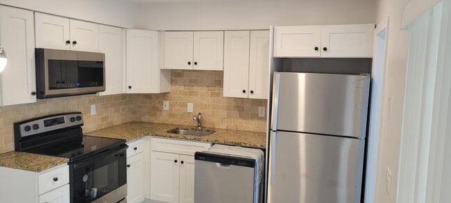 2802 Imperial Cir in Delray Beach, FL - Building Photo - Building Photo