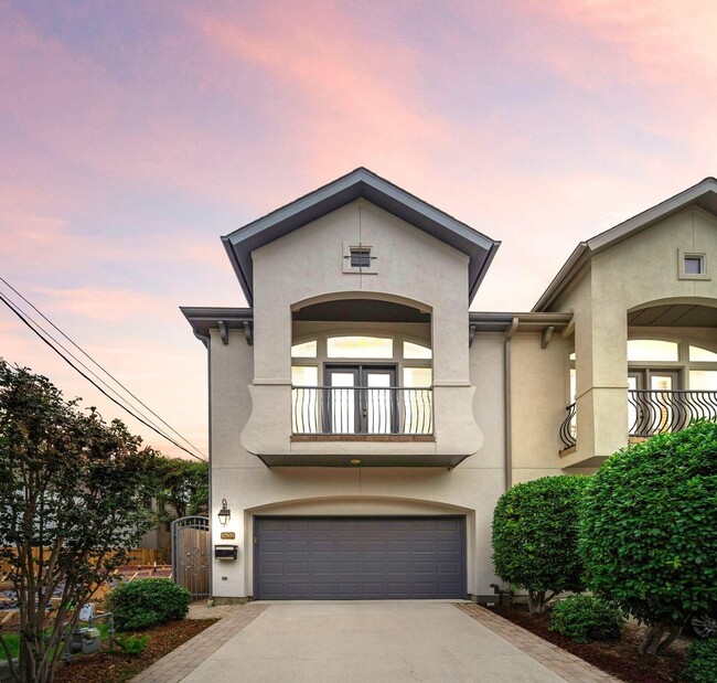 property at 4250 Drake St