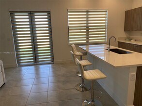 4435 SW 174th Ave in Miramar, FL - Foto de edificio - Building Photo