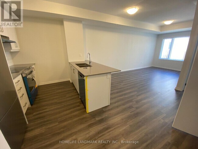 131 Honeycrisp Cres in Vaughan, ON - Building Photo - Building Photo