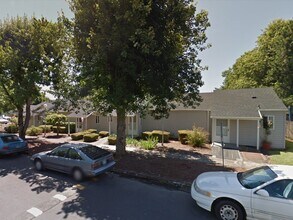615 W Heintz St in Molalla, OR - Building Photo - Building Photo
