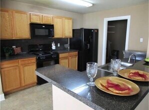 1035 Grassy View Dr in Houston, TX - Building Photo - Building Photo