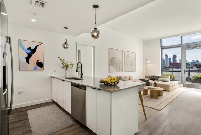 2041 NW 1st Ct, Unit B1 in Miami, FL - Building Photo - Building Photo