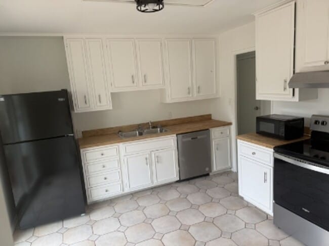 2812 W Daniel St in Champaign, IL - Building Photo - Building Photo