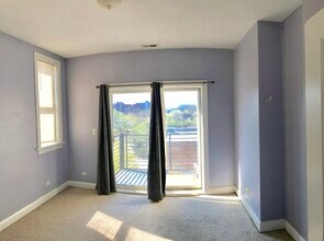 2113 W Gladys Ave, Unit 4S in Chicago, IL - Building Photo - Building Photo