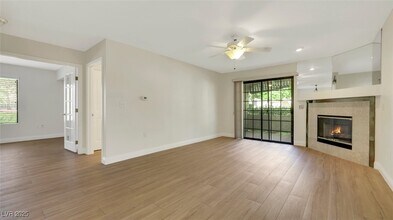 8452 Boseck Dr in Las Vegas, NV - Building Photo - Building Photo