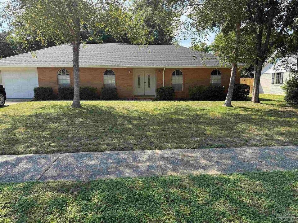 5725 Leesway Blvd in Pensacola, FL - Building Photo