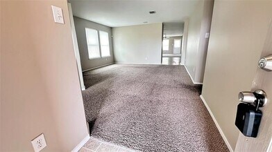 644 Rain Lily Dr in Desoto, TX - Building Photo - Building Photo