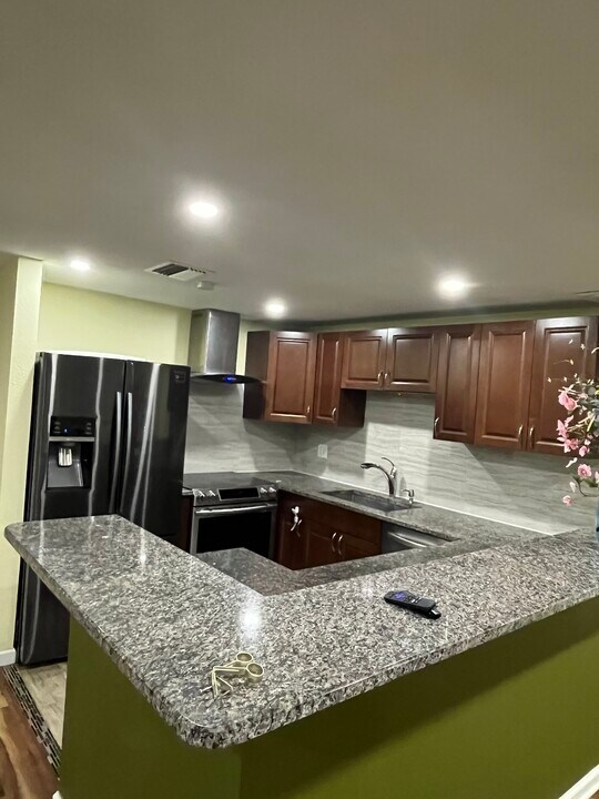 7071 61st St in Pinellas Park, FL - Building Photo