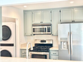 2287 Martinique Ln in Oxnard, CA - Building Photo - Building Photo