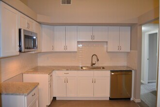 19101 Surrey Ln in Northville, MI - Building Photo - Building Photo