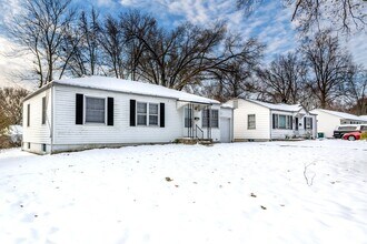 1426 Akron Dr in St. Louis, MO - Building Photo - Building Photo