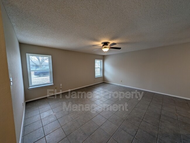 316 S Ave E in Collinsville, OK - Building Photo - Building Photo