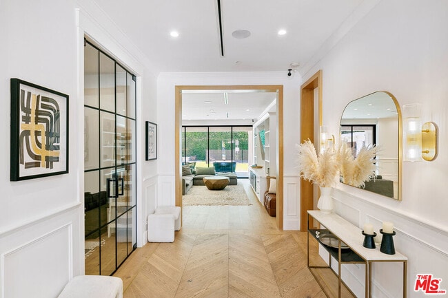 5911 Beckford Ave in Los Angeles, CA - Building Photo - Building Photo