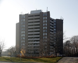 Rathburn Apartments in Mississauga, ON - Building Photo - Building Photo