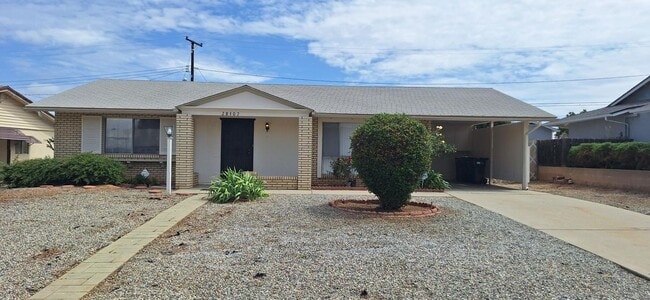 28302 W Worcester Rd in Menifee, CA - Foto de edificio - Building Photo