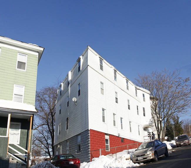 13 Norfolk St in Worcester, MA - Foto de edificio - Building Photo