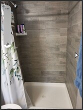 7015 Woody Creek Dr in Colorado Springs, CO - Foto de edificio - Building Photo