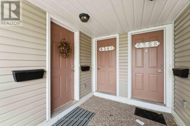 634 Chapman Mills Dr in Ottawa, ON - Building Photo - Building Photo