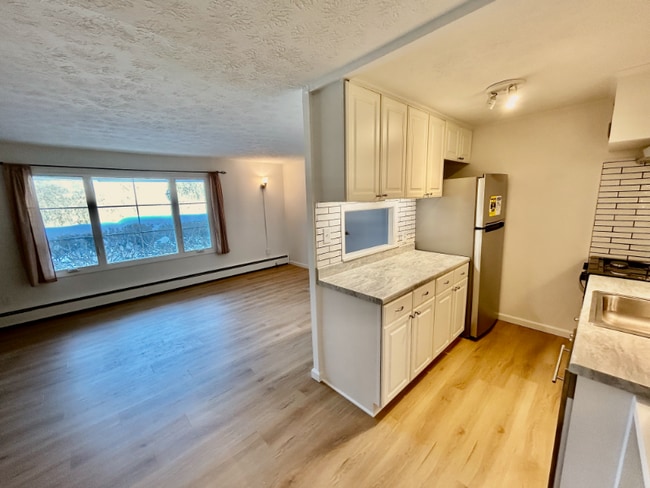 5011 Nob Hill Dr in Chagrin Falls, OH - Building Photo - Building Photo