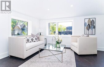 200 Munro St in Toronto, ON - Building Photo - Building Photo