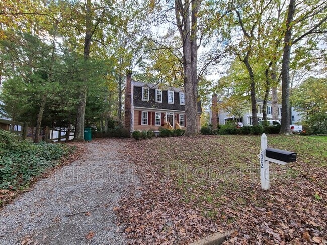 2302 Mountainbrook Dr in Richmond, VA - Foto de edificio - Building Photo