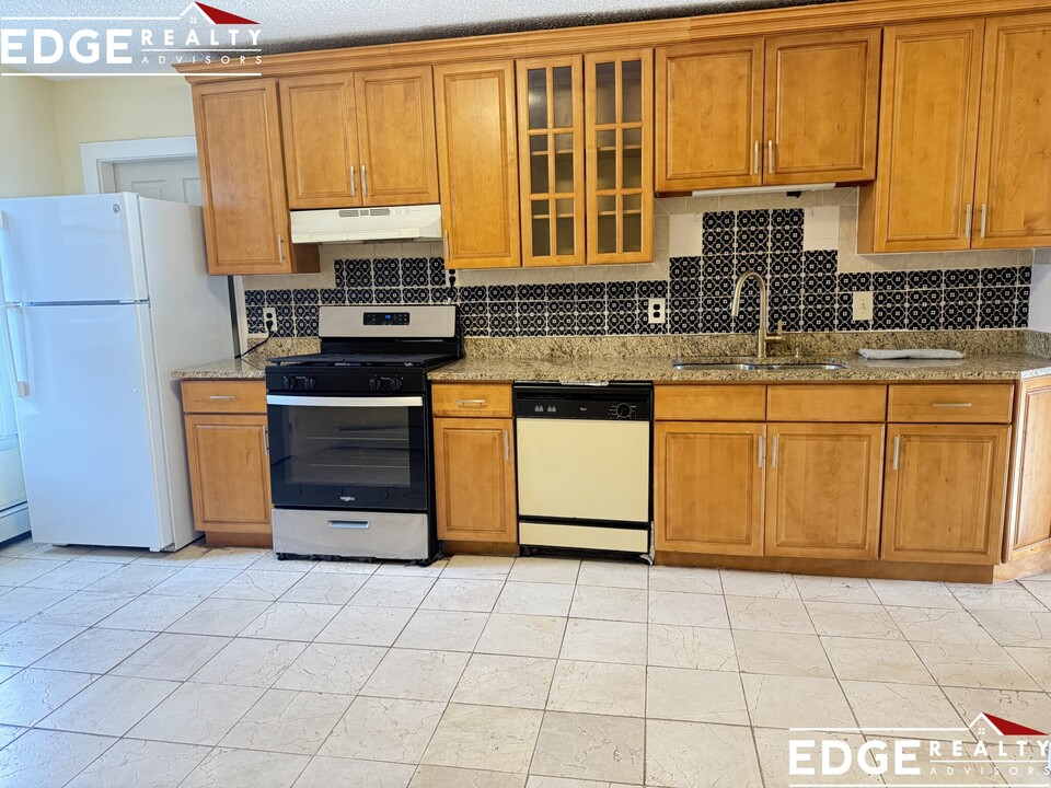 7 High St Pl, Unit 2 in Brookline, MA - Foto de edificio