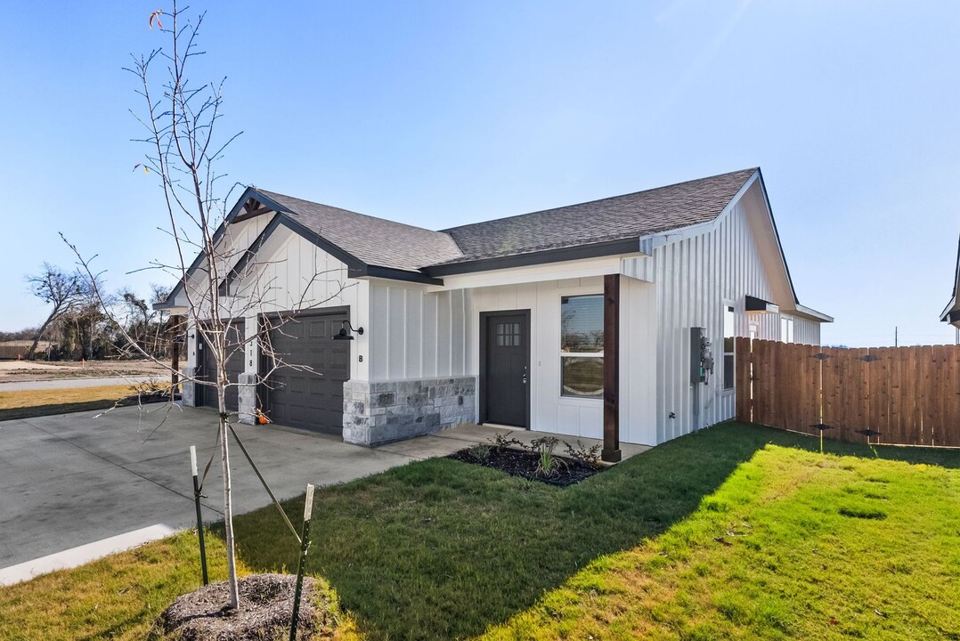 318 Dolphin Dr in Temple, TX - Foto de edificio