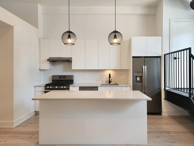 3228 W Palmer St in Chicago, IL - Building Photo - Building Photo