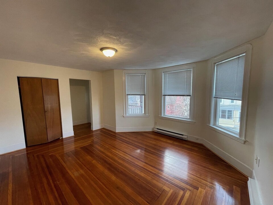 14 Garrison Ave, Unit 9 in Somerville, MA - Foto de edificio