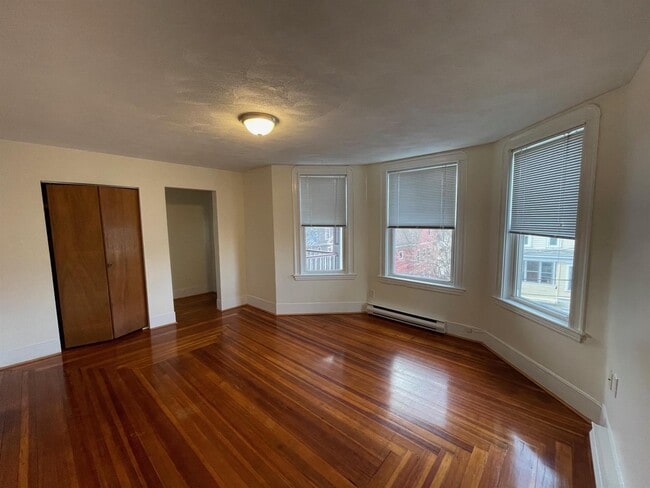 14 Garrison Ave, Unit 9