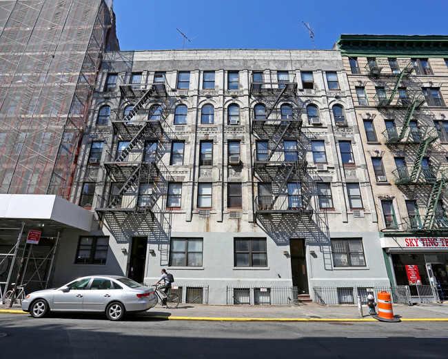 362 Broome St in New York, NY - Building Photo - Building Photo