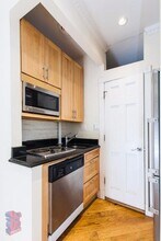 279 E 10th St in New York, NY - Building Photo - Building Photo