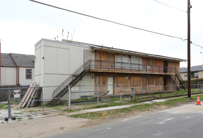 San Jacinto Apartments in Dallas, TX - Foto de edificio - Building Photo