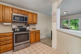 515 Ridgefield Cir in Clinton, MA - Building Photo - Building Photo