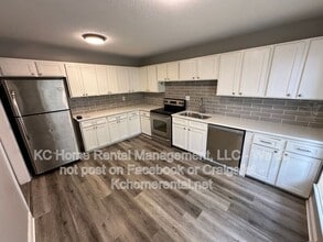 708 NW Mock Ave in Blue Springs, MO - Building Photo - Building Photo