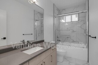 3576 Silver Wy in West Kelowna, BC - Building Photo - Building Photo
