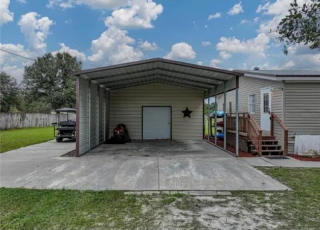 3126 Diana Dr in Zephyrhills, FL - Building Photo - Building Photo