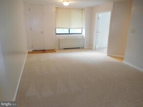 4390 Lorcom Ln in Arlington, VA - Building Photo - Building Photo