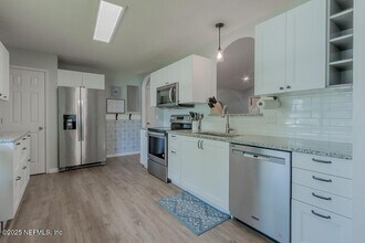 11677 Lazy Willow Ln in Jacksonville, FL - Building Photo - Building Photo