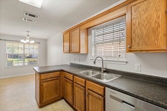 2122 Spring Grove S in Mobile, AL - Building Photo - Building Photo