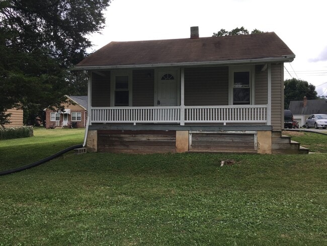 property at 2243 Sunset Ln