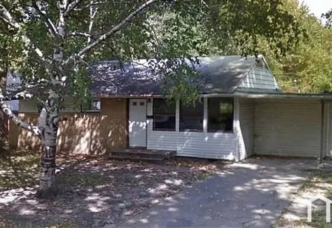 property at 1206 W Beardsley Ave
