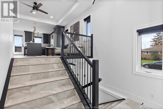 2159 Parkdale Pl in Windsor, ON - Building Photo - Building Photo