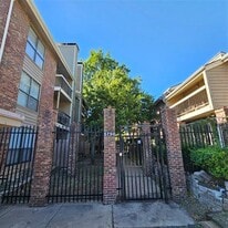 5750 Phoenix Dr in Dallas, TX - Building Photo