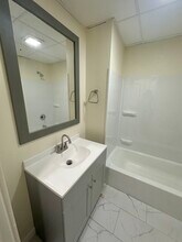 823 N 5th St in Quincy, IL - Foto de edificio - Building Photo