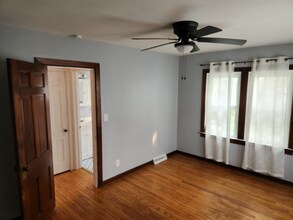 216 E Washington St in Morton, IL - Foto de edificio - Building Photo