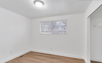 1794 Shannon Cir in Salt Lake City, UT - Building Photo - Building Photo