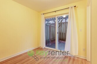 3312 W Government Way in Seattle, WA - Building Photo - Building Photo