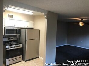 522 Altitude Dr in San Antonio, TX - Building Photo - Building Photo